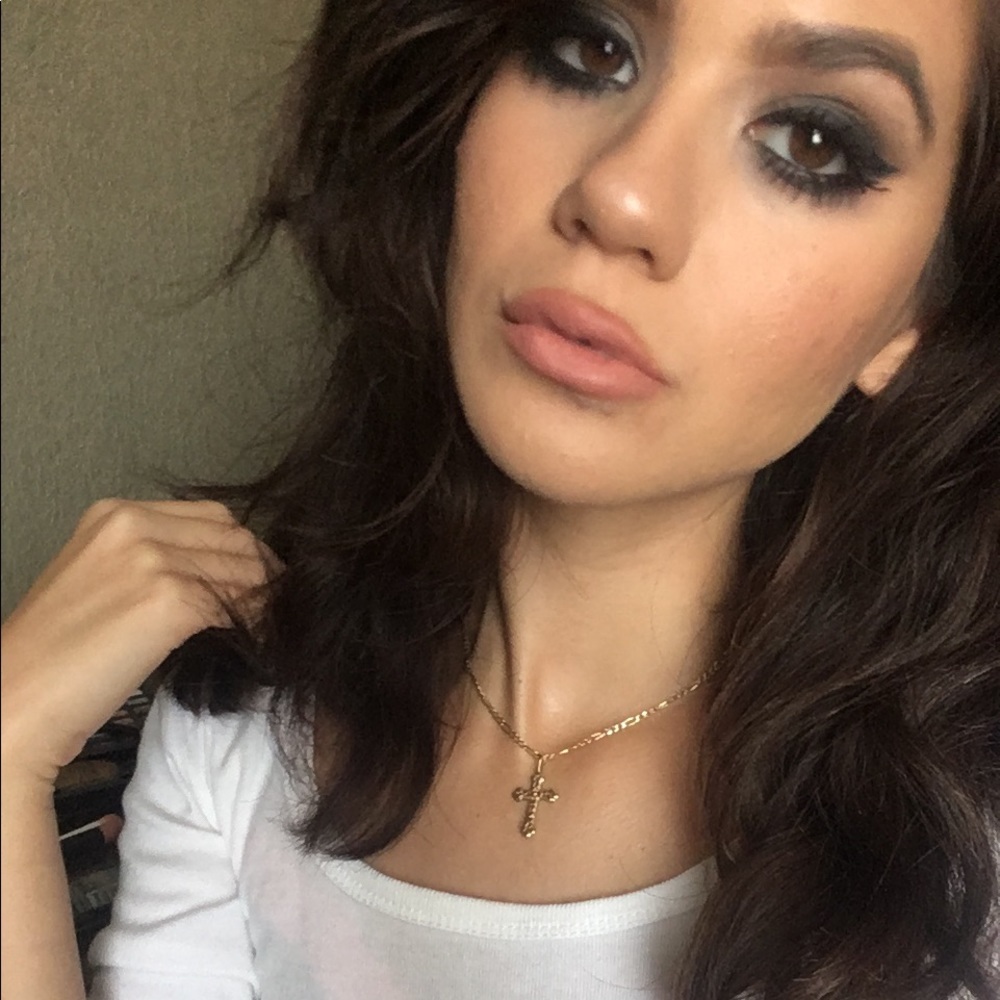 Meet your Posher, Yaquelin